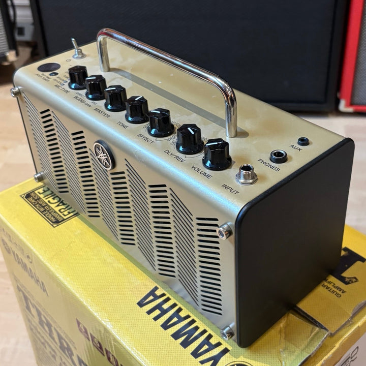Yamaha - THR5A  - 10 Watt Acoustic Guitar Desktop Amplifier w/ Box, PS & User Guide - USED