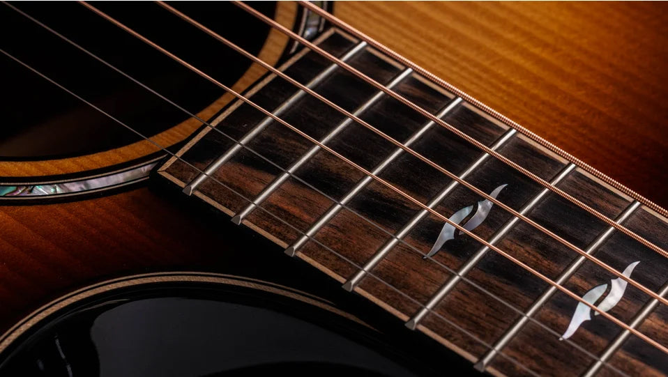 Overview

Honduran rosewood body yields warmth and complex overtones
Adirondack spruce top adds projection, clarity and power
Armrest and beveled cutaway offer seamless, relaxed feel
V-Class bracing dials up louder volume and longer sustain
Includes ES2 electronics and deluxe hardshell case