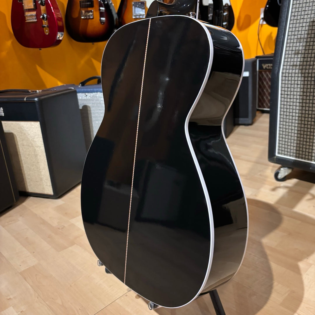 Seagull - Artist LTD Edition Tuxedo EQ - Black  w/ Godin Tric Hard Shell Bag  (2021) - USED