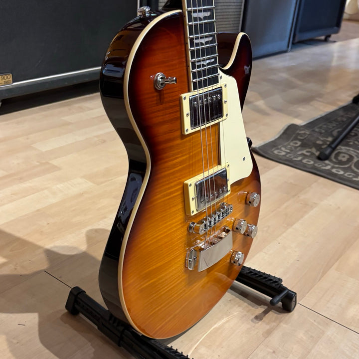 Hagstrom Super Swede MKIII 6-String Electric Guitar with C-51 Hag Deluxe Case (X-tra Special Old Pale)  SUSWEMK3-XSOP