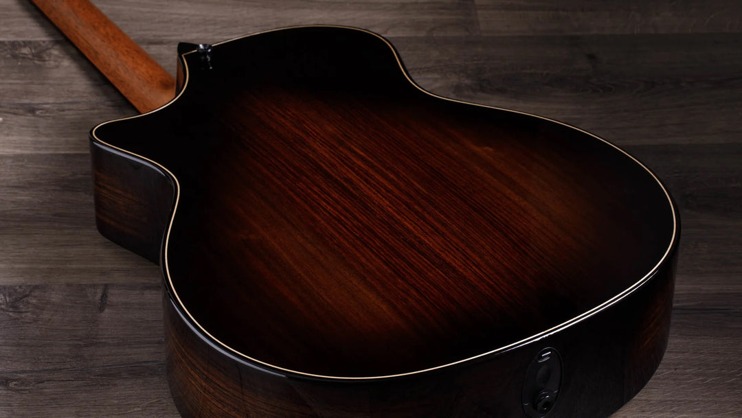 Overview

Solid Indian rosewood for warm response and lush overtones
Adirondack spruce top for unmatched volume and power
Beveled armrest and cutaway for enhanced playability
All-gloss finish with Kona edgeburst for back/sides
Includes ES2 electronics and deluxe hardshell case