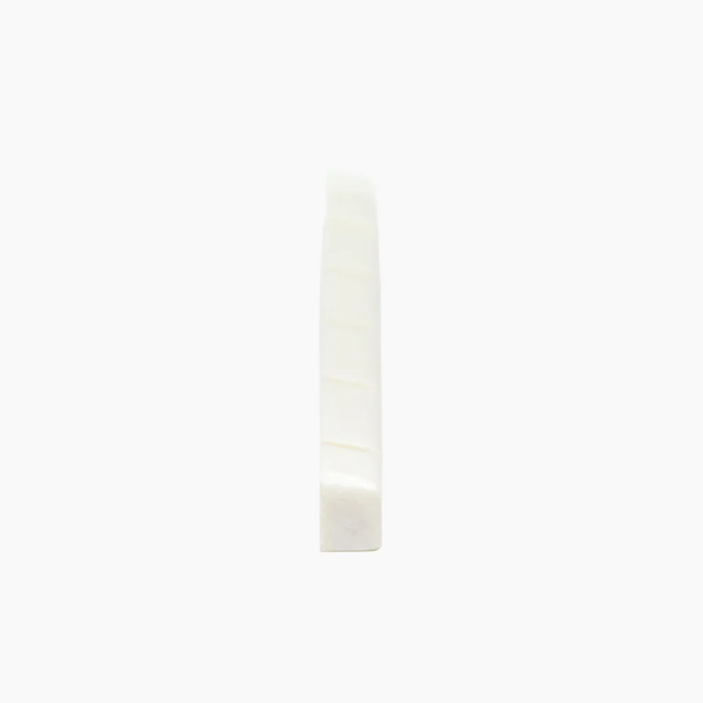 Allparts BN-2409-000 - Graphtech TUSQ XL Slotted Strat Style (Graphtech PN PQL-5000-00)