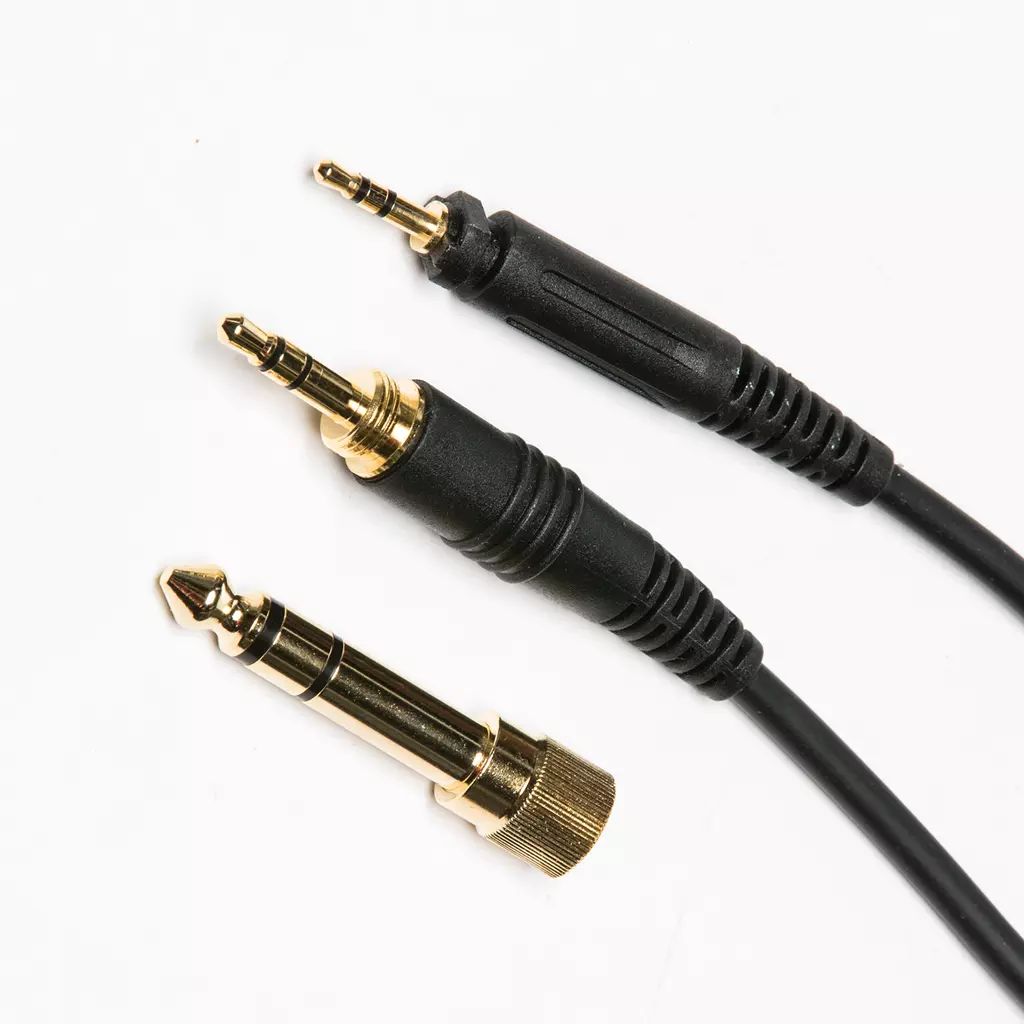 Apex HP100 Apex Deluxe Closed Studio headphones, detachable cable, 2 cables included (straight & curly)