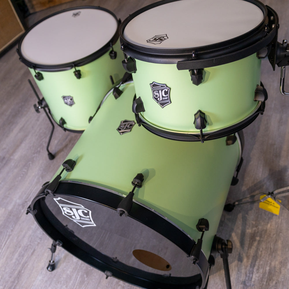 SJC Drums PFK322FBCMWBJ Pathfinder 3pc Kit (8x12,14x16,18x22) - Cosmic Mint, Black HW