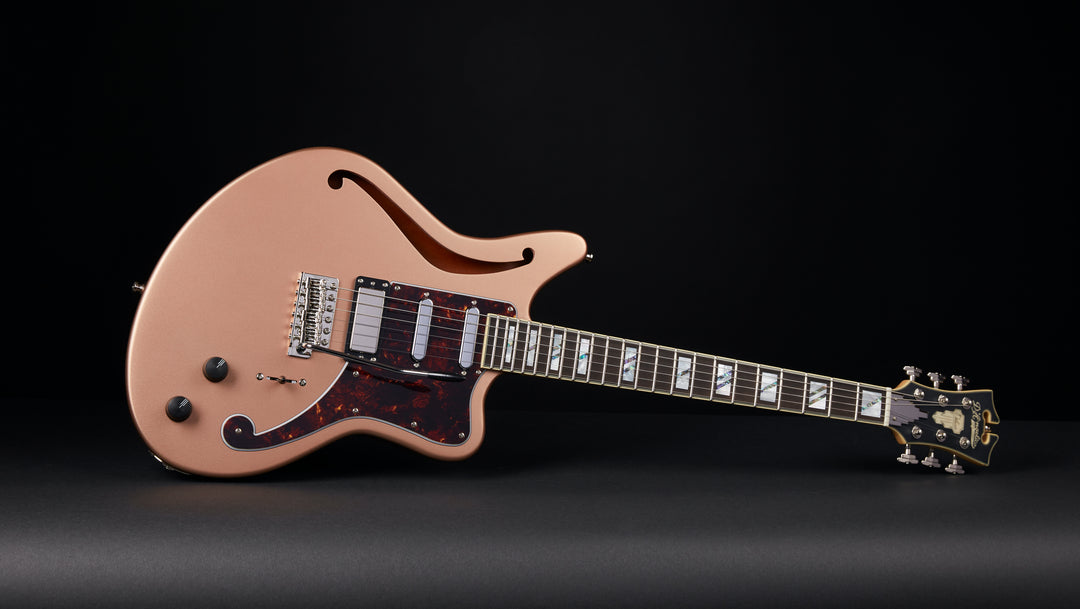 Dangelico Dadbedshrussntr Offset Semi-hollow W/ Wilkinson Tremolo Includes Deluxe Hardshell Case - Rust