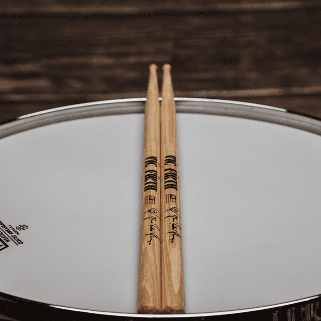 Vic Firth SAT2 Ahmir ''Questlove'' Thompson Signature Series Drumsticks Natural