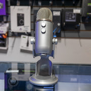 Blue Microphones Yeti Professional Multi-Pattern USB Condenser Microphone - Silver - USED