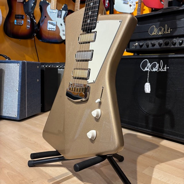 Ernie Ball - St Vincent Signature - Goldie w/OHSC (2022) - USED