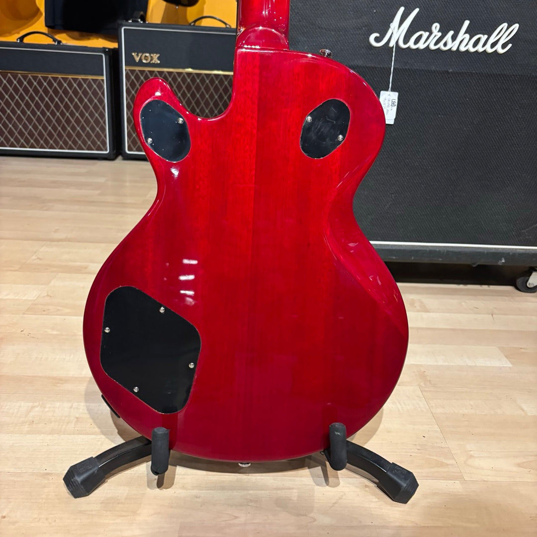 Hagstrom SWEB-WCT Swede Bass with Hagstrom Hard Shell Case (Wild Cherry Transparent)