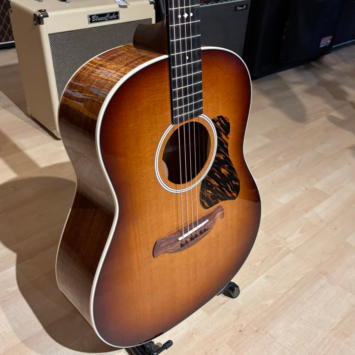 Taylor Gold Label 517e SB Acoustic-Electric Guitar with Case - Sunburst with Fire Stripe Pickguard