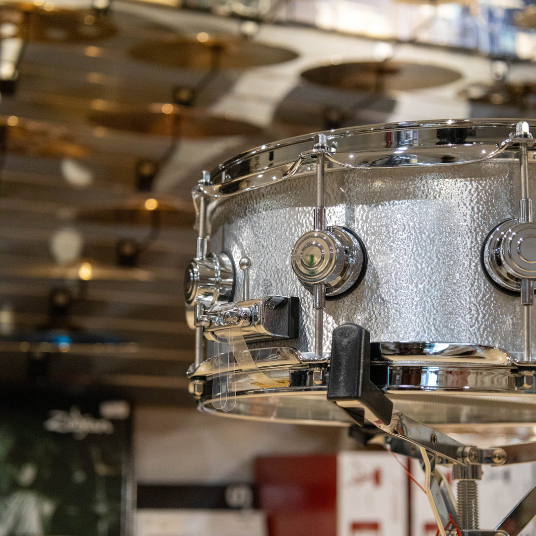 DW Collector’s Series Metal Snare Drum Solid 3mm Aluminum Wrinkle Coat Finish - 5.5x14