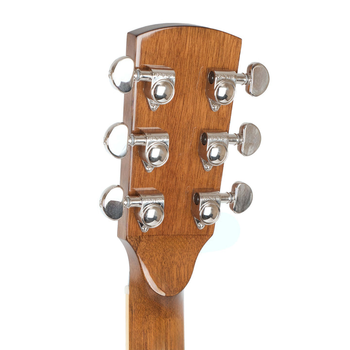 The Gold Tone GRS's full-depth steel body takes the energy generated by the authentic reverse-cone resonator and biscuit bridge and pumps it out relentlessly. The new Gold Tone/Beard resonator coverplate features a removable palm rest making it a breeze to adjust string action, break angle, string spacing or to replace the bridge saddle without remove all that hardware. Available as left-handed model.