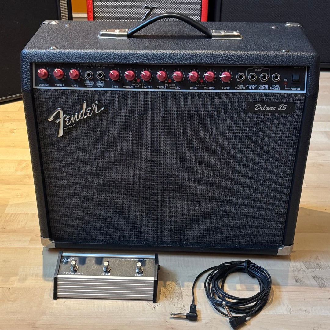 Fender - Deluxe 85 Solid State 85 Watt - 2 Channel 1x12 Combo w/ Switch (Late 80's Early 90's) - USED