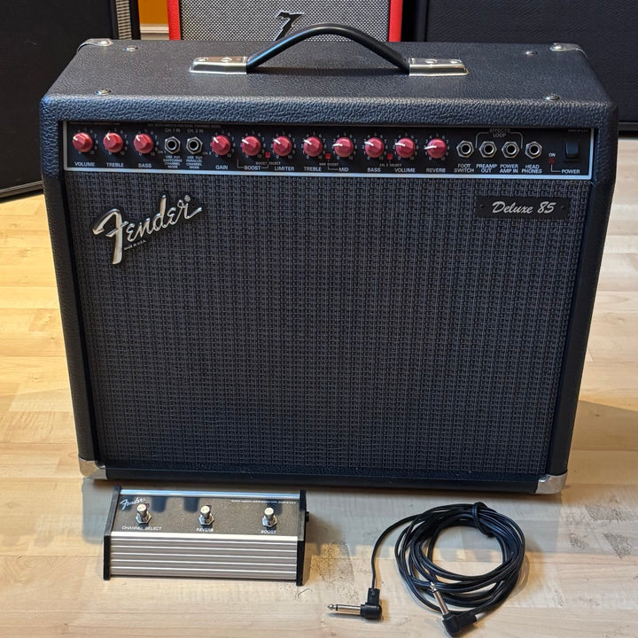 Fender - Deluxe 85 Solid State 85 Watt - 2 Channel 1x12 Combo w/ Switch (Late 80's Early 90's) - USED