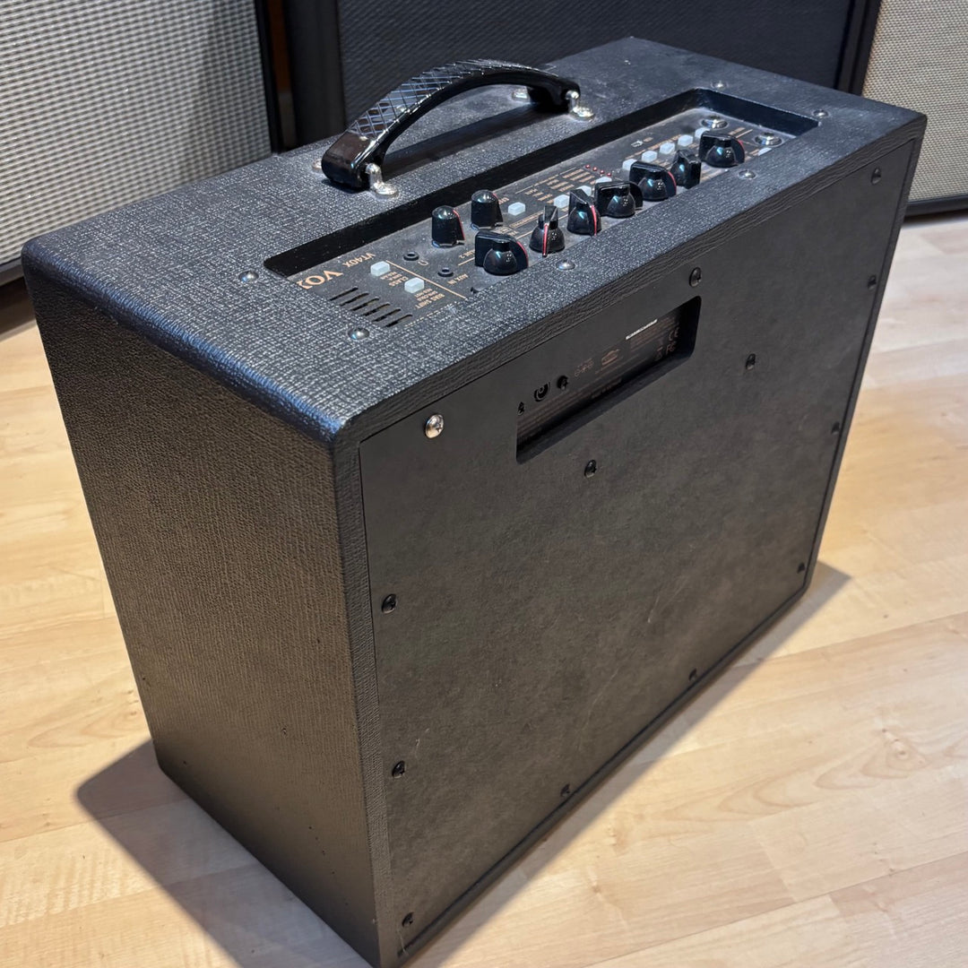 Vox - VT40X - 40 Watt Digital Modeling Amp w/ Power Supply - USED