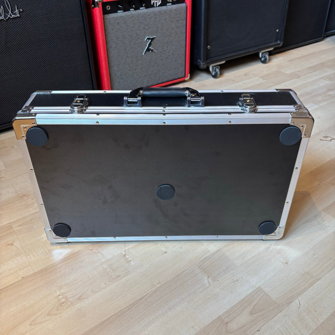Ghost Fire Audio - Briefcase Pedal Board (13.5"x 22.25"x 5.5" ) - USED