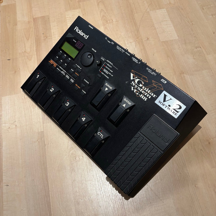 Roland Guitar Synth Package - VG88 Synth, GK2A P-up System & 15' 13 Pin Patch Cable (2003) - USED
