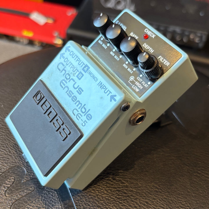 Boss - CE5  Chorus Ensemble Pedal w/ Box & User Guide (Mint-2019) - USED