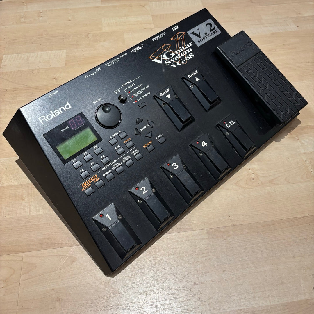 Roland Guitar Synth Package - VG88 Synth, GK2A P-up System & 15' 13 Pin Patch Cable (2003) - USED