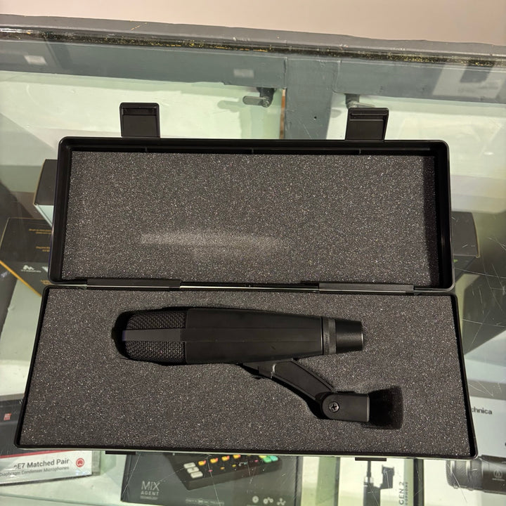 Sennheiser - MD-421 II Cardioid Studio Microphone  w/Carrying Case - USED