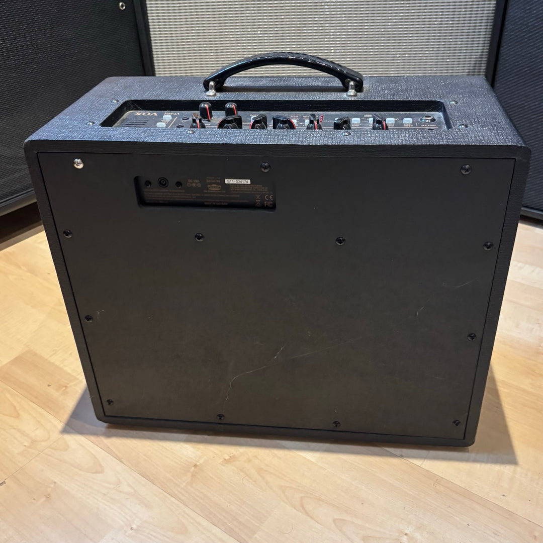 Vox - VT40X - 40 Watt Digital Modeling Amp w/ Power Supply - USED