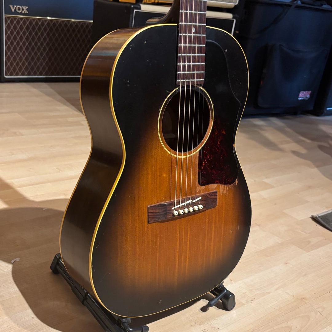 VINTAGE - Gibson LG-1 Acoustic 2 Tone Burst w/ NEW Profile Hard Shell Case (1957) - USED