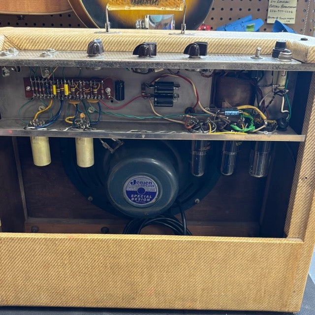 VINTAGE 1960 Gibson Lancer GA-6, 14- ish  Watt Tube Amp (Blonde Tweed) - USED