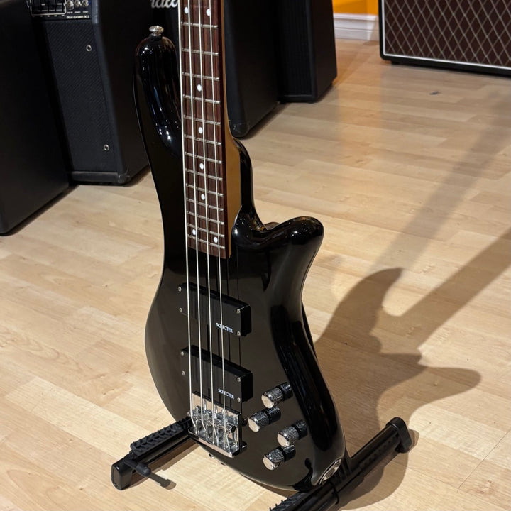 Schecter - Diamond Series Deluxe 4 Active 4 string Bass w/ HD Case (2006-Black ) - USED