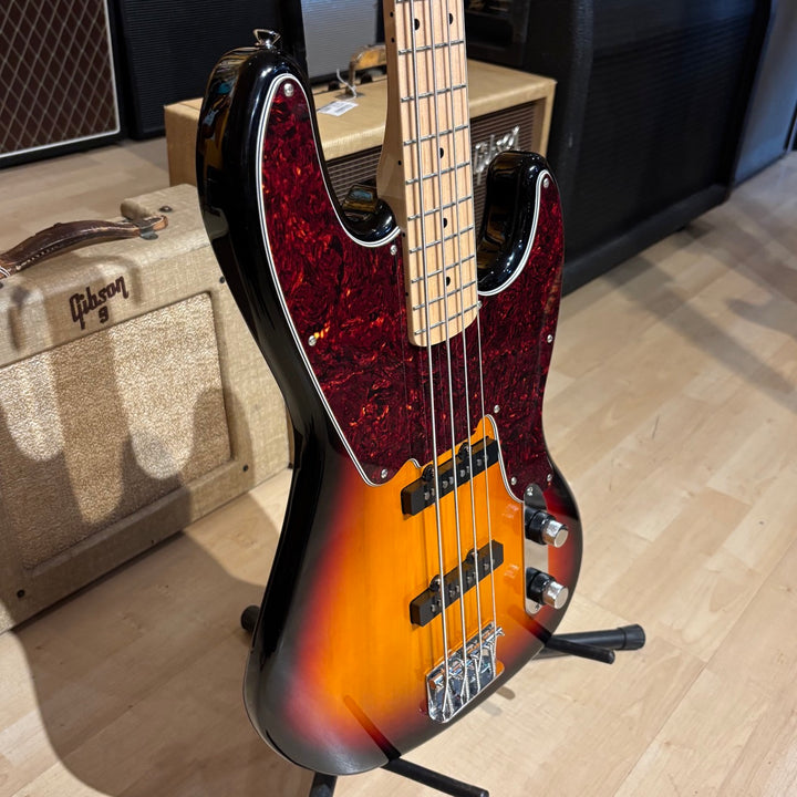 Squier - Paranormal Jazz Bass Sunburst- Maple w/ Rouge Valley Gig Bag (2022) - USED