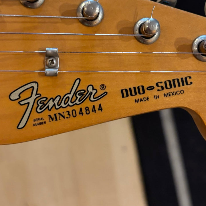 Fender - MIM Traditional Duo Sonic w/ Gig Bag (Torino Red-Maple Neck-2000) - USED