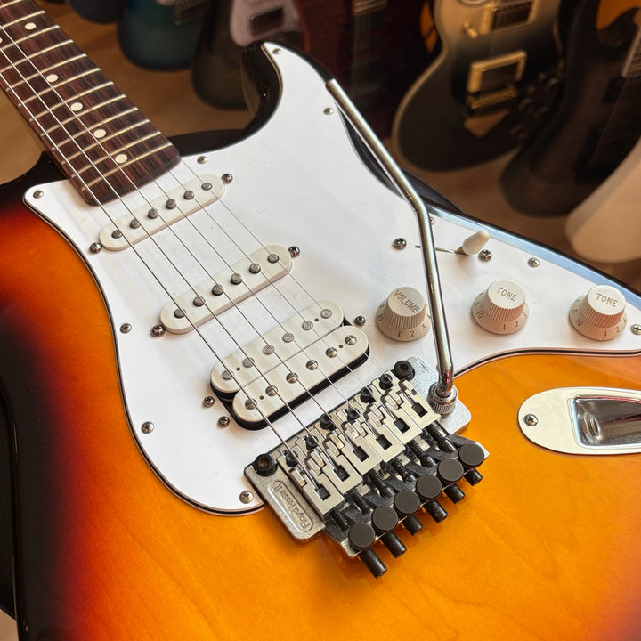 Used Fender Fat Strat with Floyd Rose II & Hard Shell Case (Rosewood - 3-Color Sunburst - 2000) - View 24