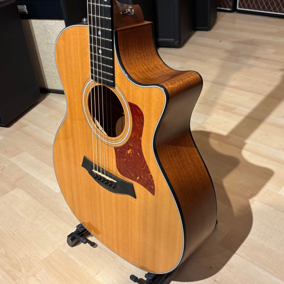 Taylor - 314ce Cutaway AC Electric w/ DLX Taylor HD Case (Natural-2010) - USED