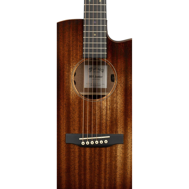 Martin 11Y25000CJRESTREETMASTERL Dreadnought Junior Acoustic-Electric – 000C Jr-EL StreetMaster Satin Sapele/Sapele with Soft Shell Case