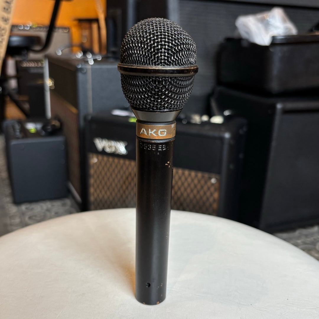 AKG- C535EB Handheld Carioid Condenser Microphone (Black) - USED