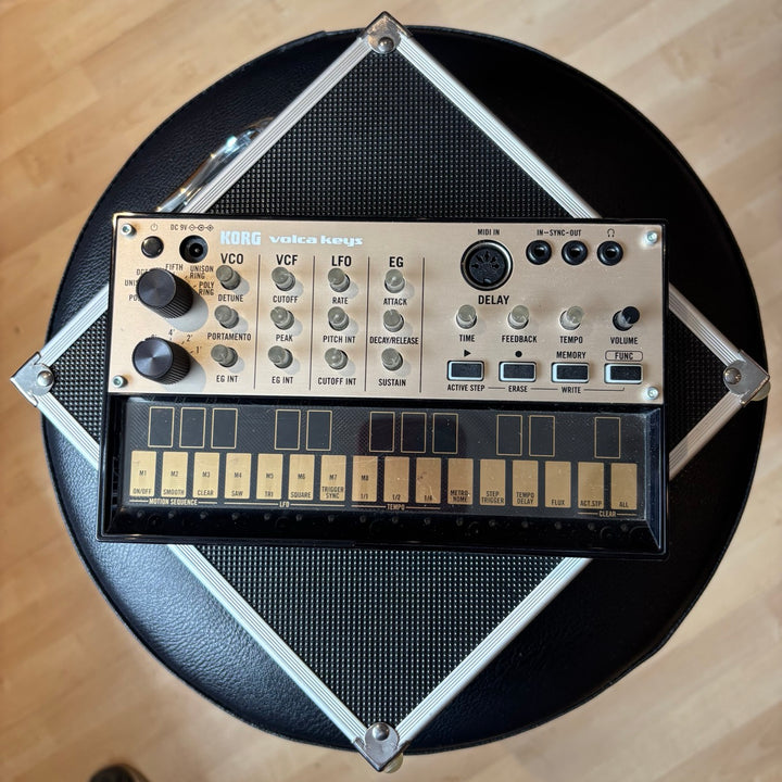 Korg - Volca Keys Analog Synth & Loop Sequencer w/ PWR Supply & Carry Case - USED