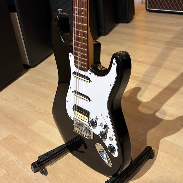 Squier - Affinity Series Stratocaster w/Gig Bag (Modified-Black-2010) - USED