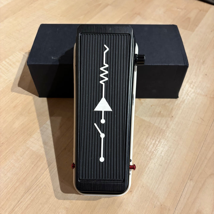 Dunlop - MC404 Custom Audio Electronics Wah  w/ Box, Tool & User Guide - MINT - USED