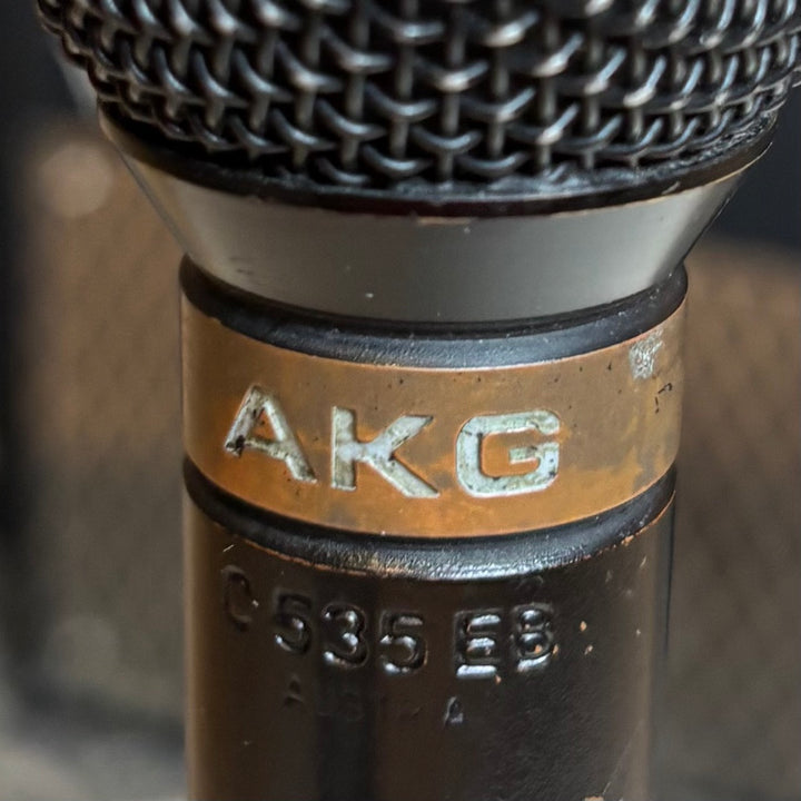 AKG- C535EB Handheld Carioid Condenser Microphone (Black) - USED