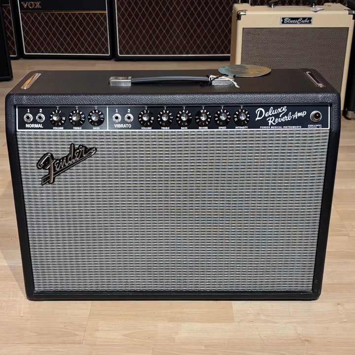 Fender '65 Deluxe Reverb Guitar Combo Amplifier - Black & Silver (Demo)