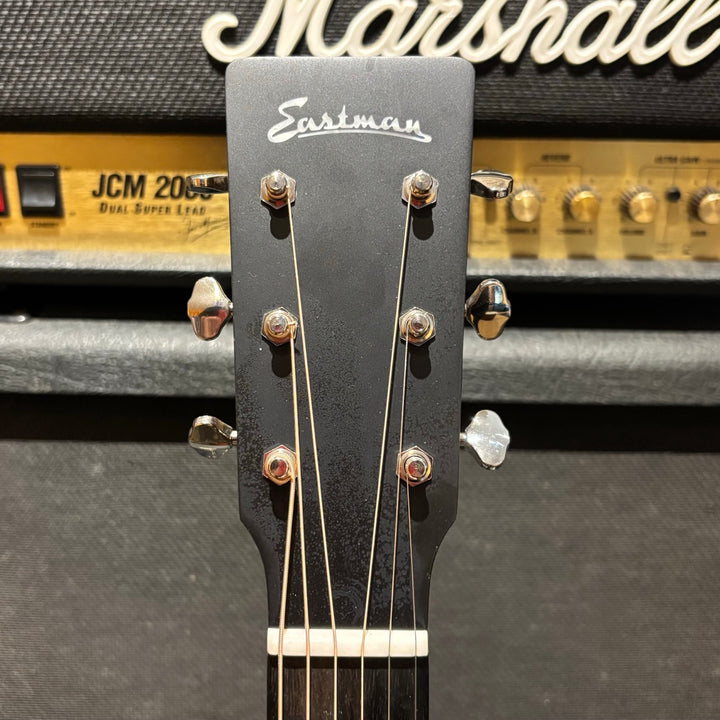 Eastman E1OMCE-DLX Traditional Solid Deluxe Series Acoustic Guitar - Natural (Demo)