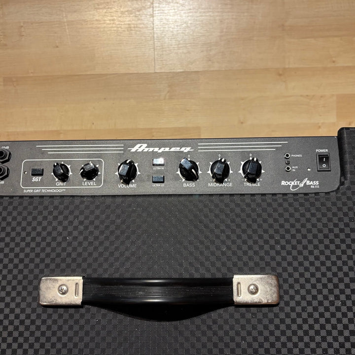 Ampeg - Rocket Bass RB115 200 Watt Bass Combo Amp - USED