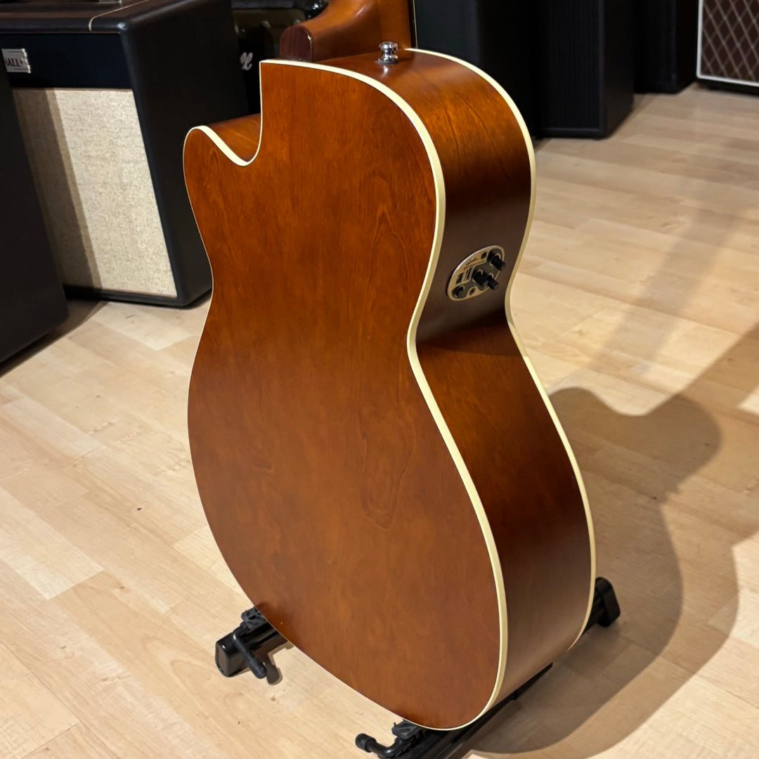Seagull - S12-CH-CW Concert Hall Cutaway 12 String Sunburst w/ Tric HD Bag - 2004 - Used