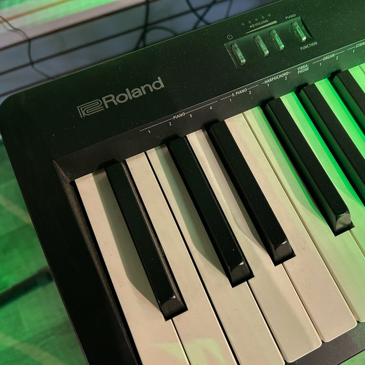 Roland FP-10 88-Key Weighted Hammer Action Digital Piano Black (Used)
