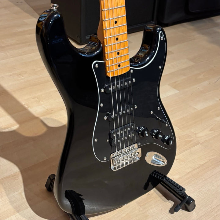 Squire - CV '70's Strat HSS w/ DiMarzio DP-100 Bridge P-up Up Grade & Gig Bag (Black-2023) - USED