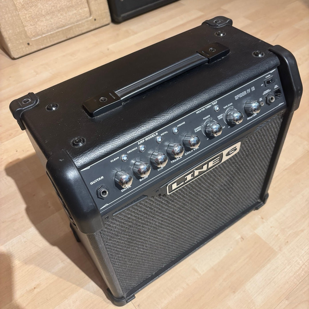 Line 6 - Spider IV 15 Watt Solid State Guitar Modeling Amplifier - USED
