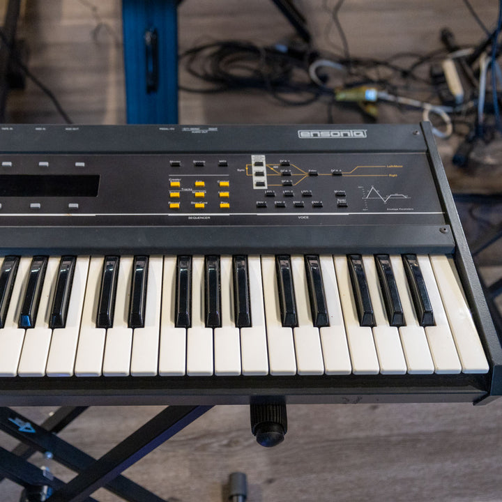 Ensoniq - ESQ-1 Digital Wave Analog / Digital Hybrid Synth - 1980's  w/ User Guide -  USED