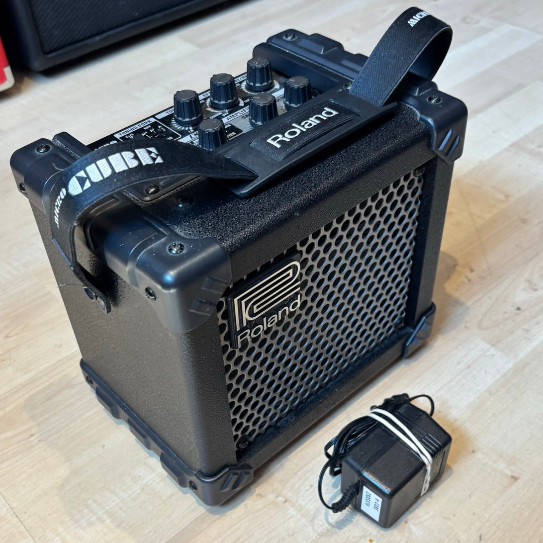Boss - Micro Cube 3 Watt GTR Amp w/ Onboard FX , Carry Strap & PWR Supply (2004) - USED