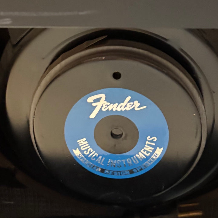 Fender - Deluxe 85 Solid State 85 Watt - 2 Channel 1x12 Combo w/ Switch (Late 80's Early 90's) - USED