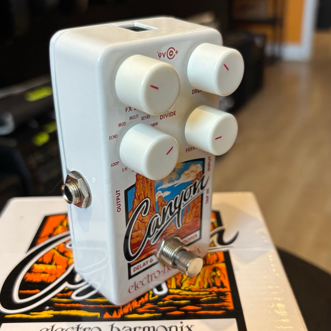 Electro Harmonix - Canyon Delay & Looper Pedal w/ Box & PWR Supply - USED