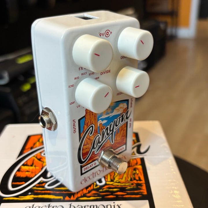 Electro Harmonix - Canyon Delay & Looper Pedal w/ Box & PWR Supply - USED